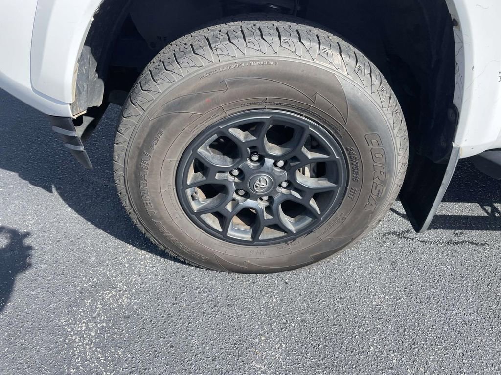 Used 2022 Toyota Tacoma SR5 image 17