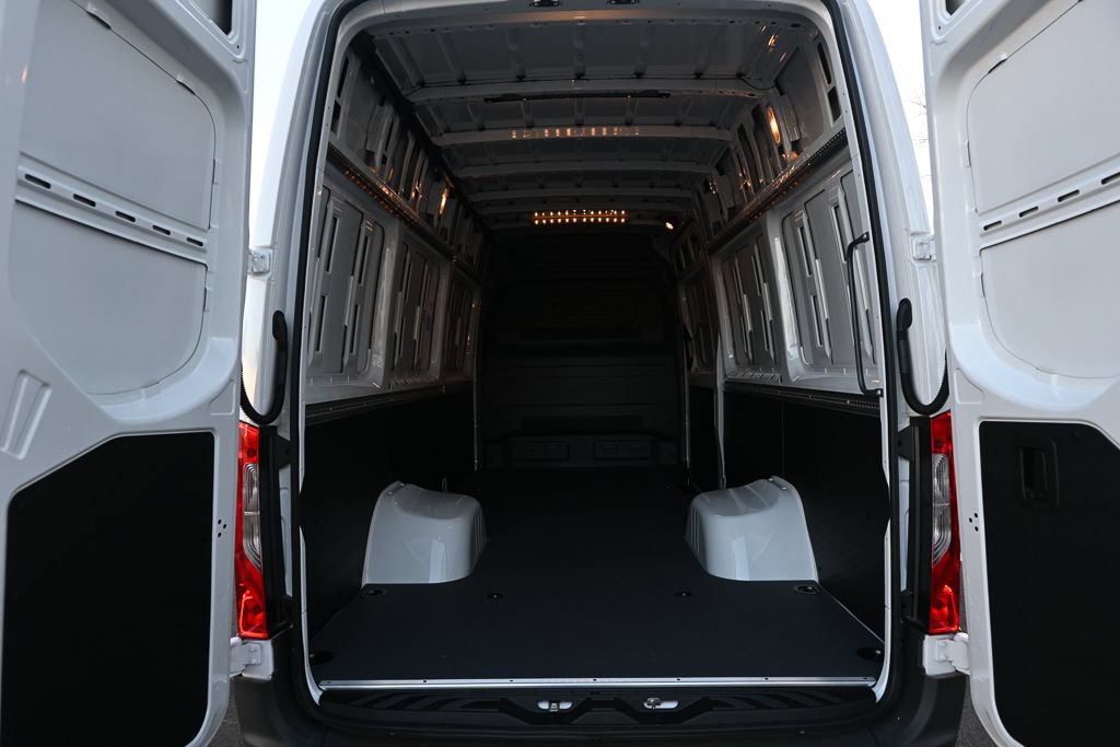 Used 2026 Mercedes-Benz Sprinter 3500 image 27