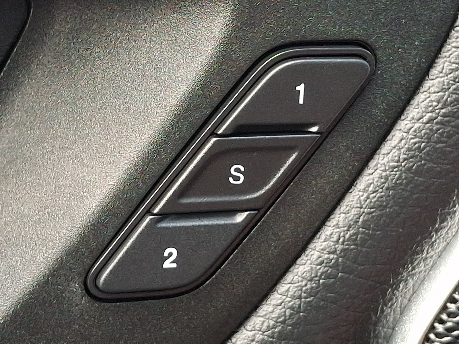 Used 2024 RAM 1500 Laramie AWD/4WD image 26