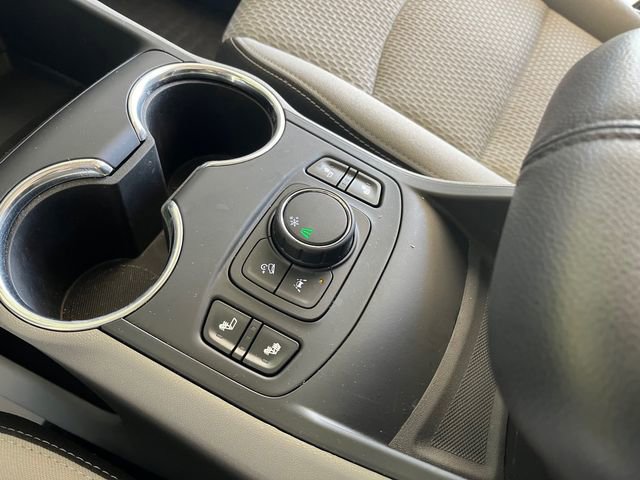 Used 2023 GMC Terrain SLE w/ Driver Convenience Package image 17