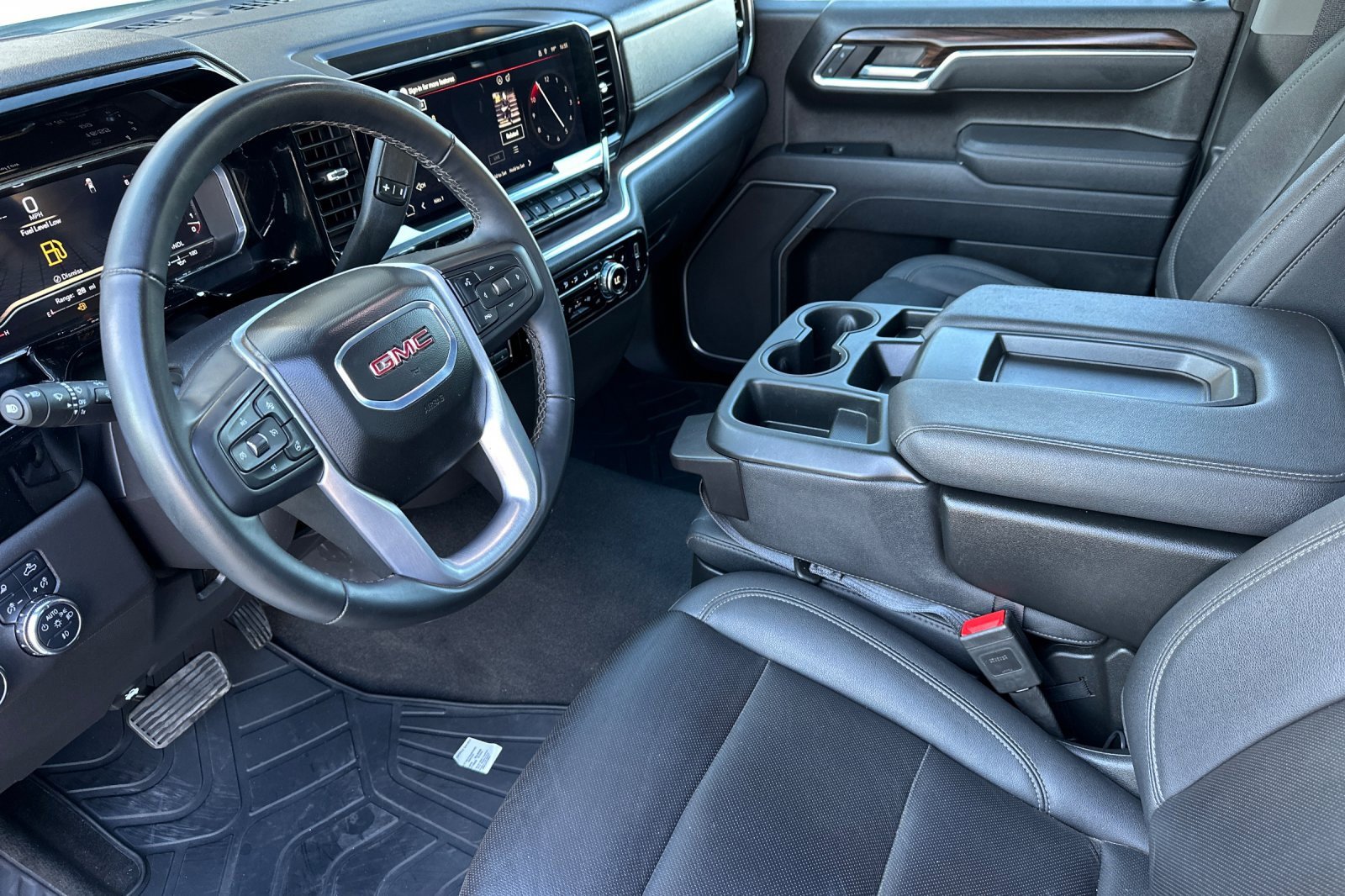 Used 2025 GMC Sierra 1500 SLT image 10
