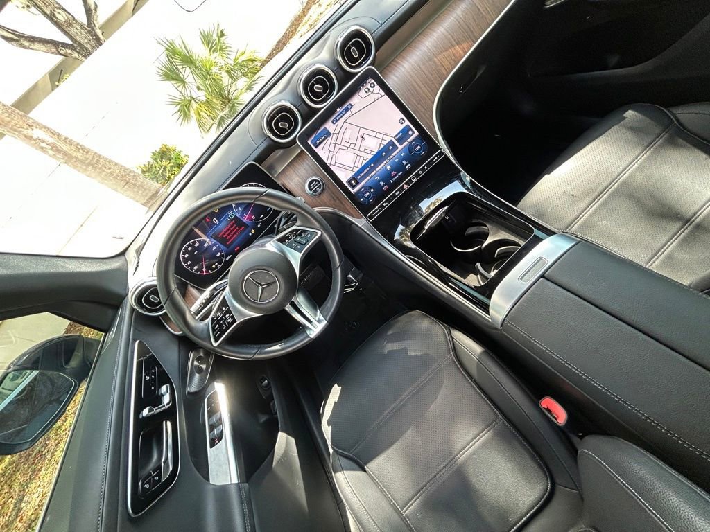 Used 2023 Mercedes-Benz GLC 300 4MATIC w/ Exclusive Trim Package image 9