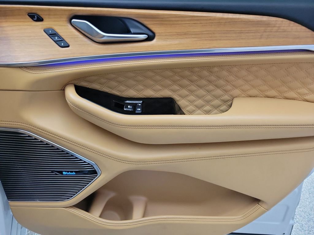 Used 2024 Jeep Grand Cherokee L Summit image 21