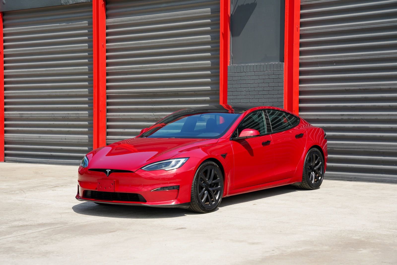 Used 2022 Tesla Model S image 1