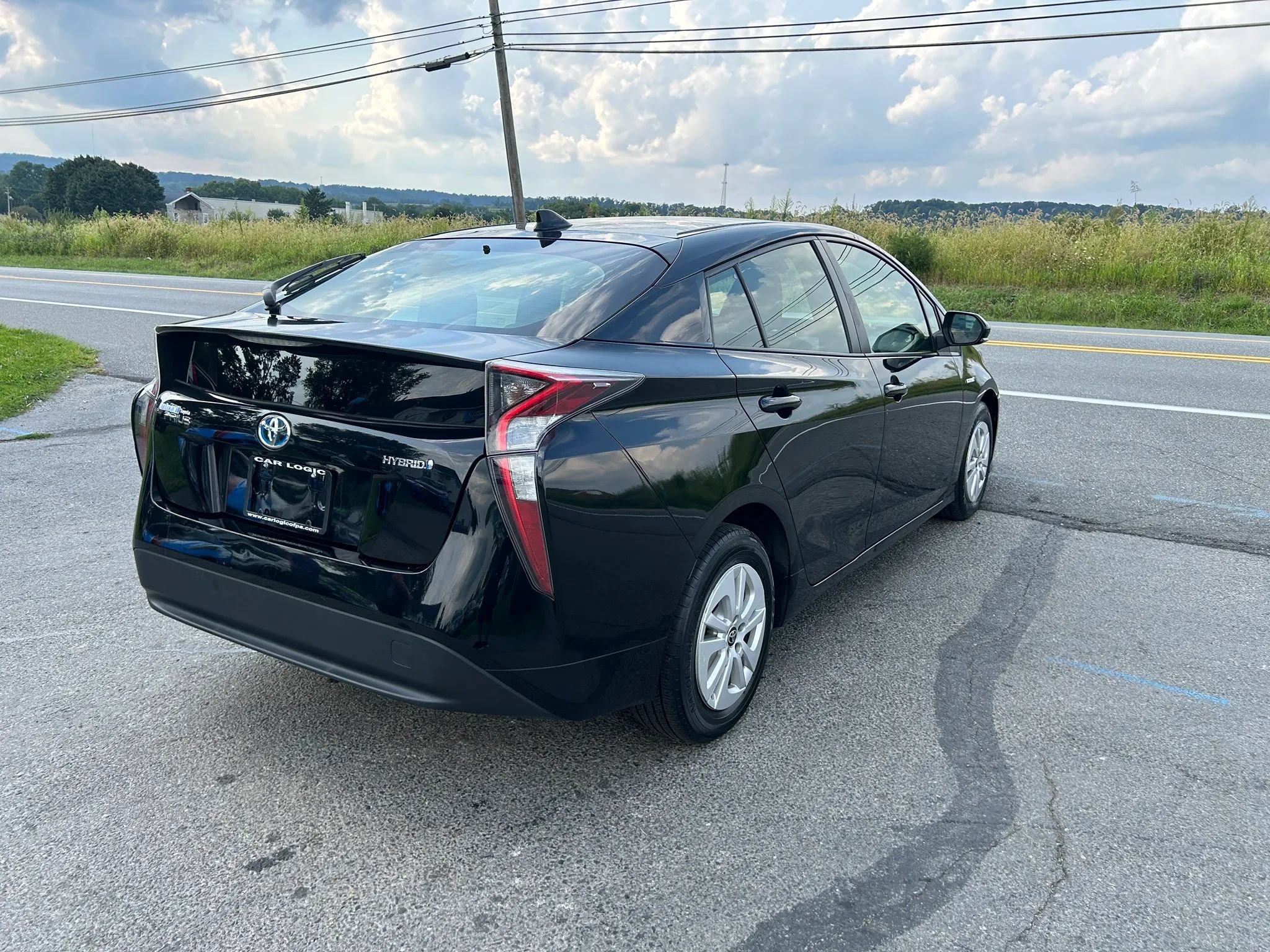 Used 2017 Toyota Prius Four FWD image 9