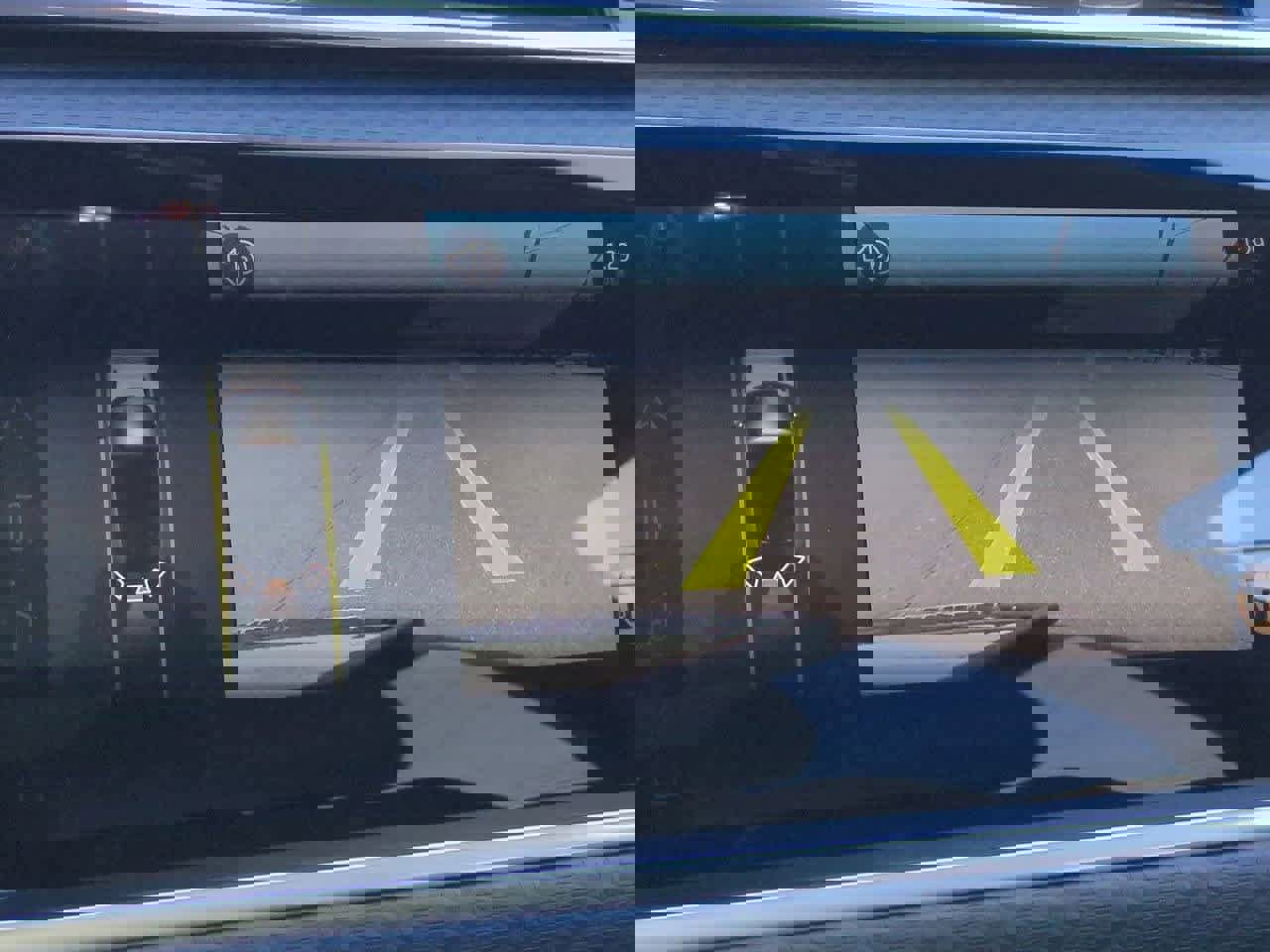 Used 2022 Land Rover Range Rover Velar R-Dynamic S image 29