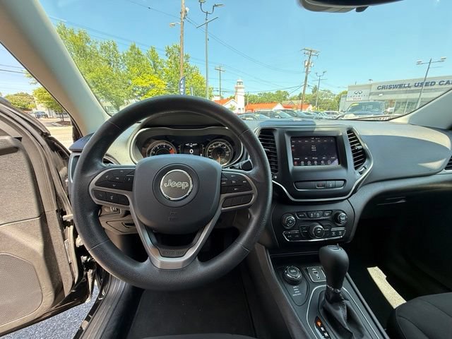 Used 2021 Jeep Cherokee Latitude AWD/4WD image 14