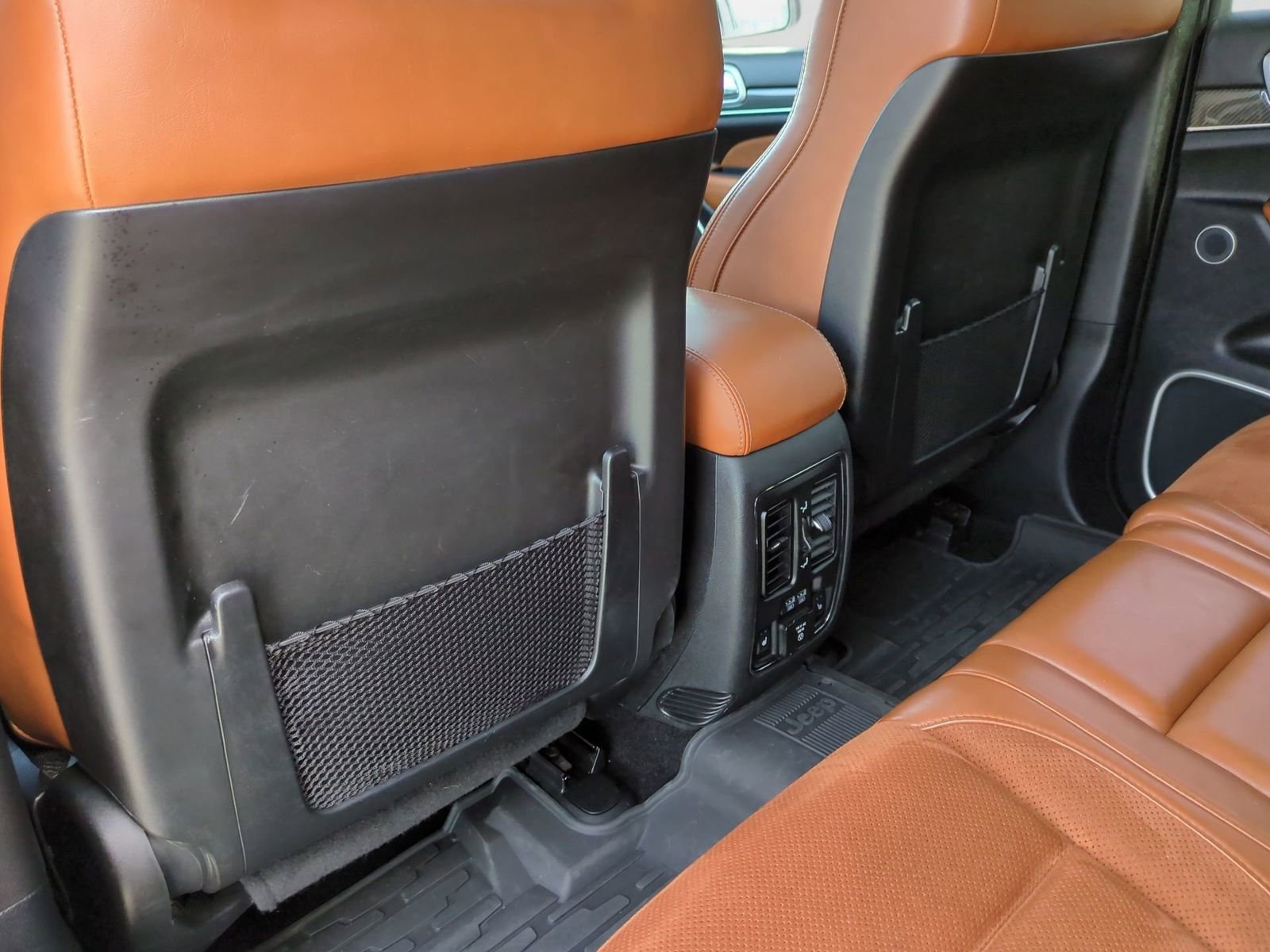 Used 2021 Jeep Grand Cherokee SRT image 23