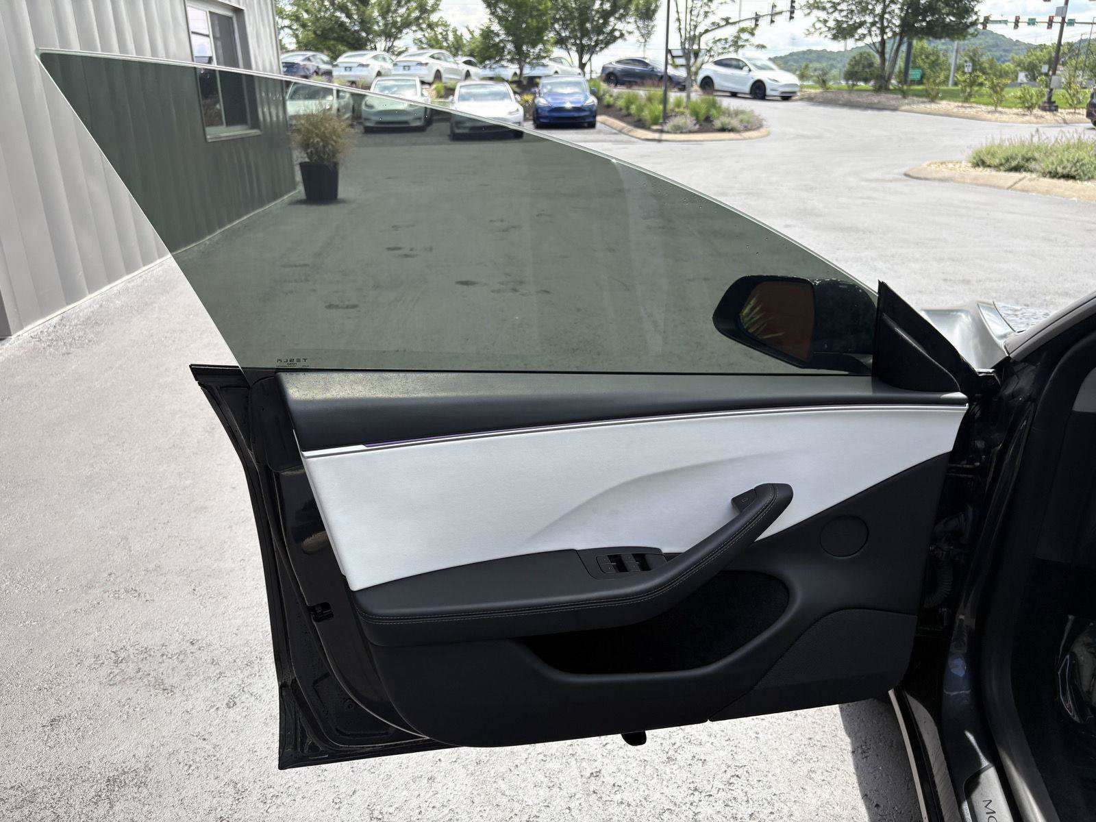 Used 2025 Tesla Model 3 Performance AWD/4WD image 11