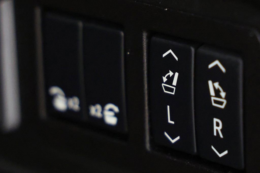 Used 2026 Cadillac Escalade ESV Sport w/ Touring Package image 14