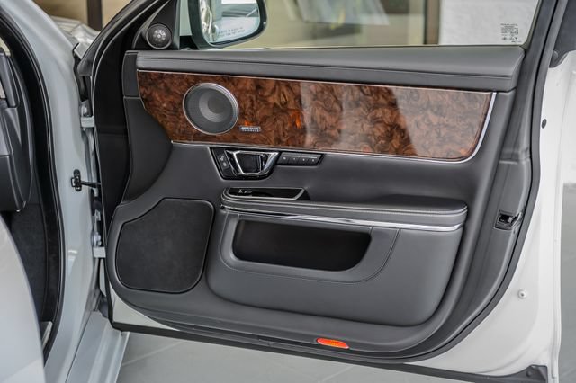 Used 2019 Jaguar XJ L Portfolio RWD image 52
