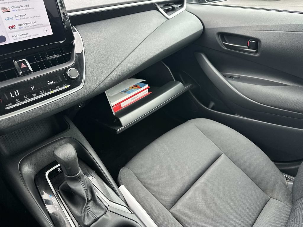 Used 2025 Toyota Corolla LE FWD image 33