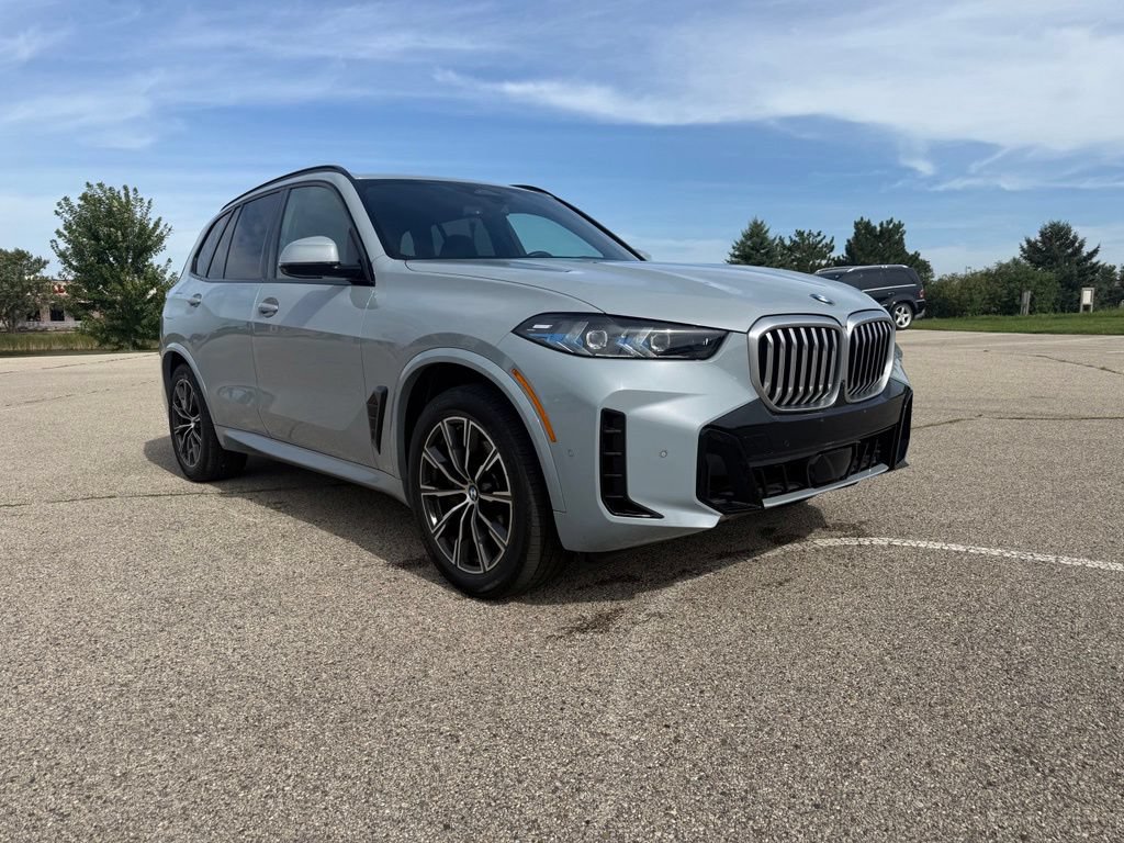 Used 2024 BMW X5 xDrive40i w/ M Sport Package AWD/4WD image 7