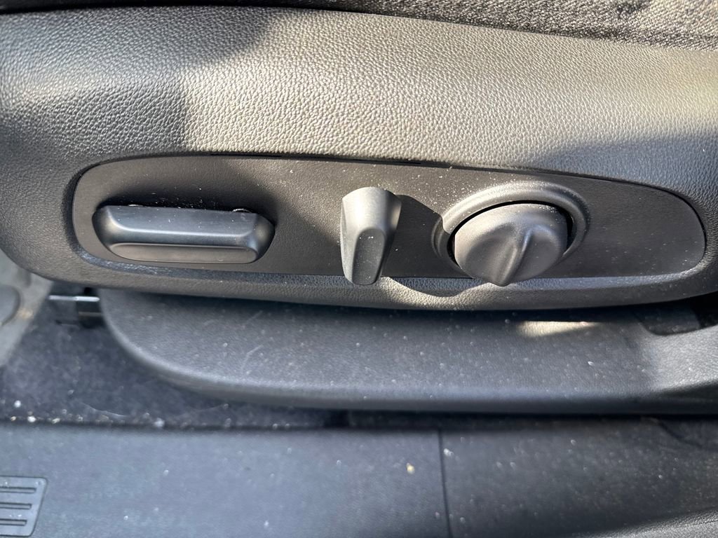 Used 2021 Chevrolet Equinox LS w/ LS Convenience Package image 10