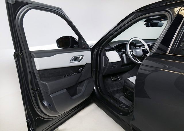 New 2026 Land Rover Range Rover Velar Dynamic SE image 21