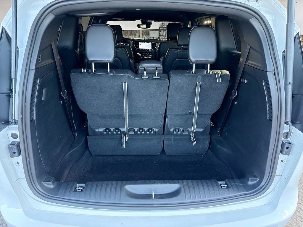 Used 2026 Chrysler Pacifica Select image 30