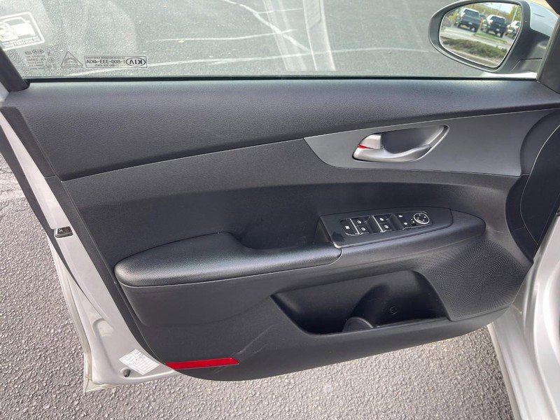 Used 2021 Kia Forte LXS image 18