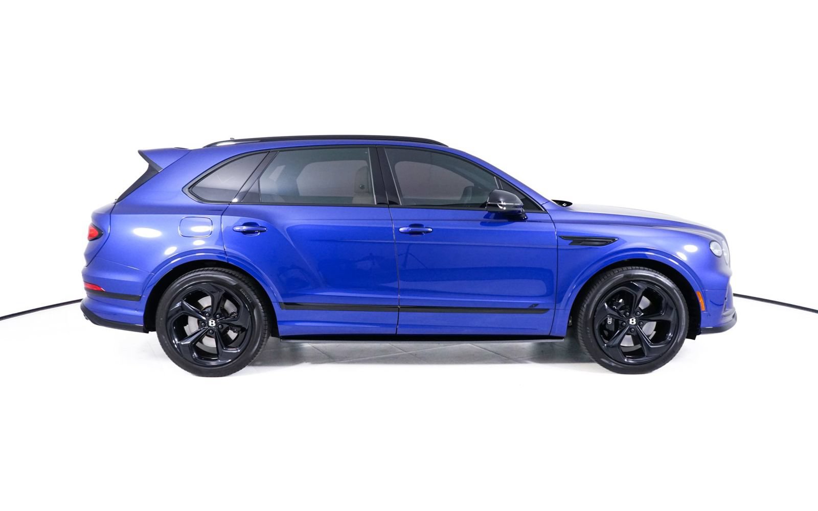 Used 2022 Bentley Bentayga AWD/4WD image 8