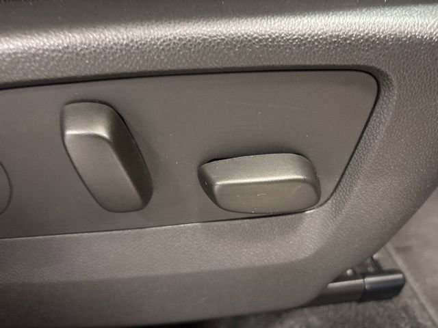 Used 2023 Buick Envision Essence w/ Sport Touring Package image 24