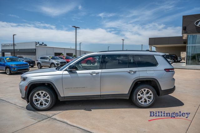 Used 2023 Jeep Grand Cherokee L Limited AWD/4WD image 2