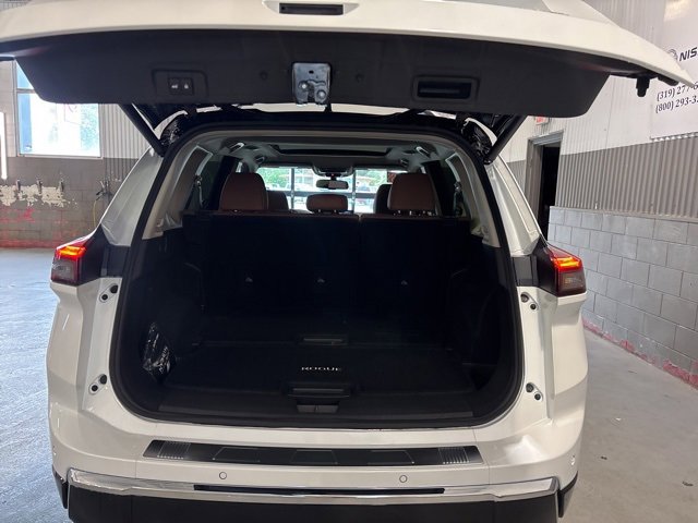 New 2026 Nissan Rogue Platinum image 13