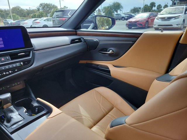 Used 2024 Lexus ES 300h Ultra Luxury w/ Accessory Package (Z2) image 23