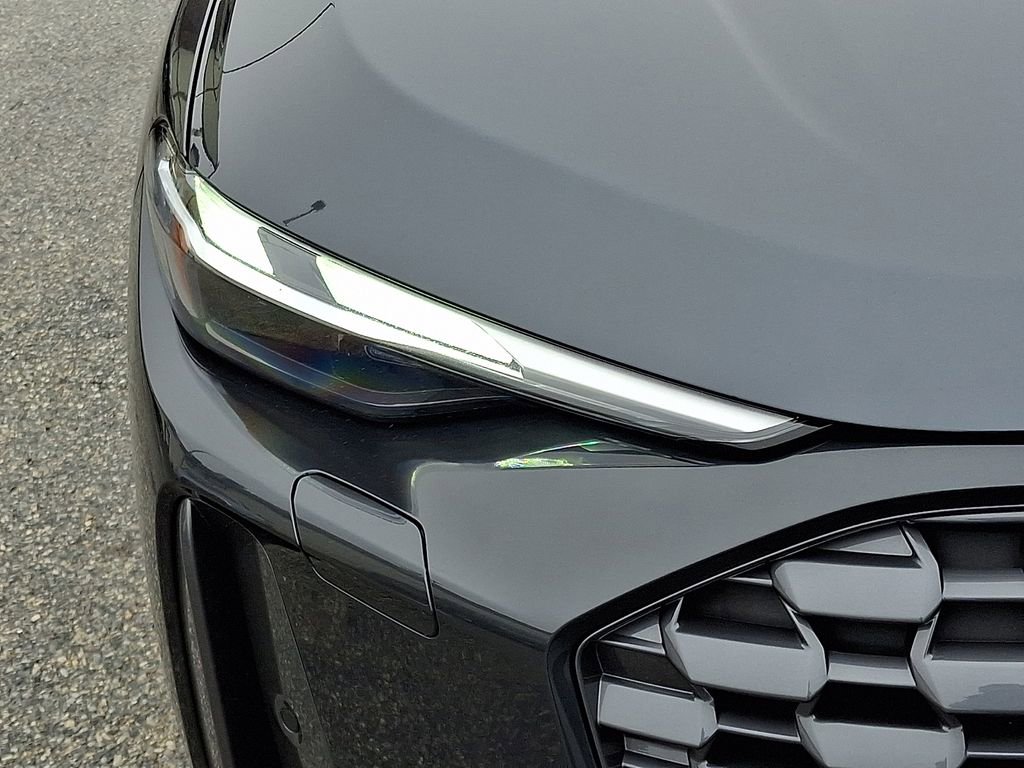 Used 2025 Audi Q5 Premium w/ Convenience Package image 9