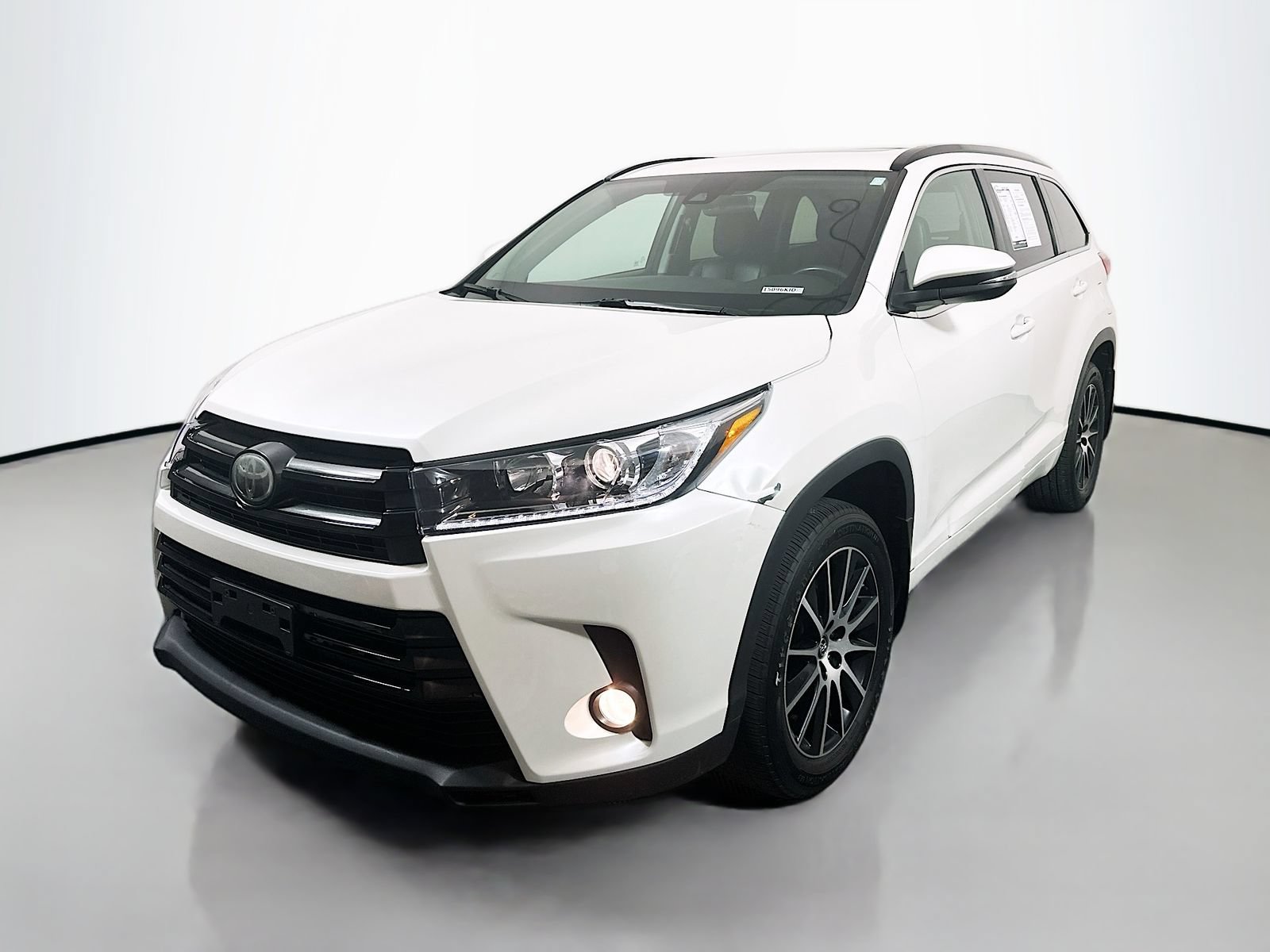 Used 2018 Toyota Highlander SE AWD/4WD image 3