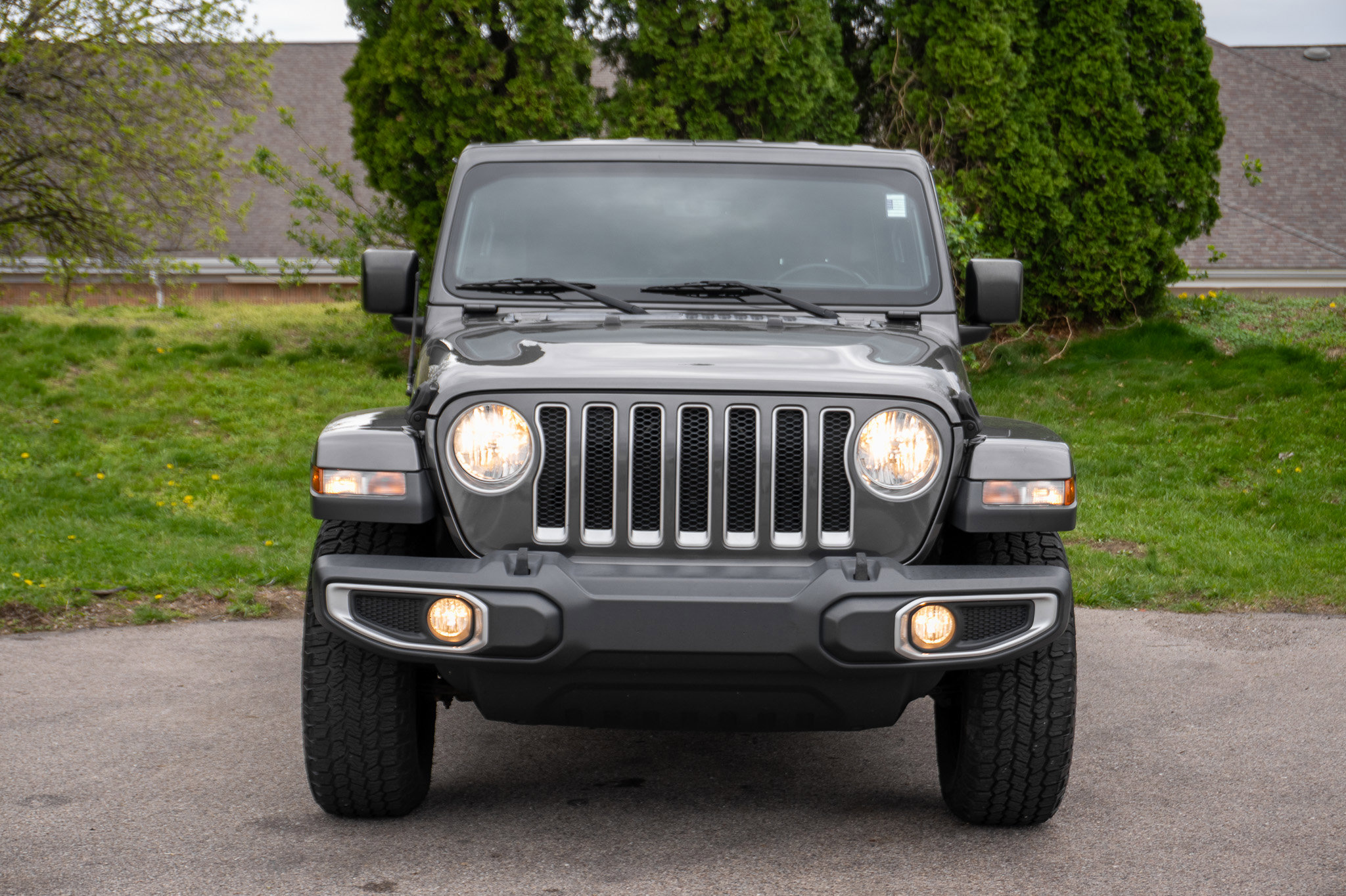 Used 2018 Jeep Wrangler Unlimited Sahara image 2
