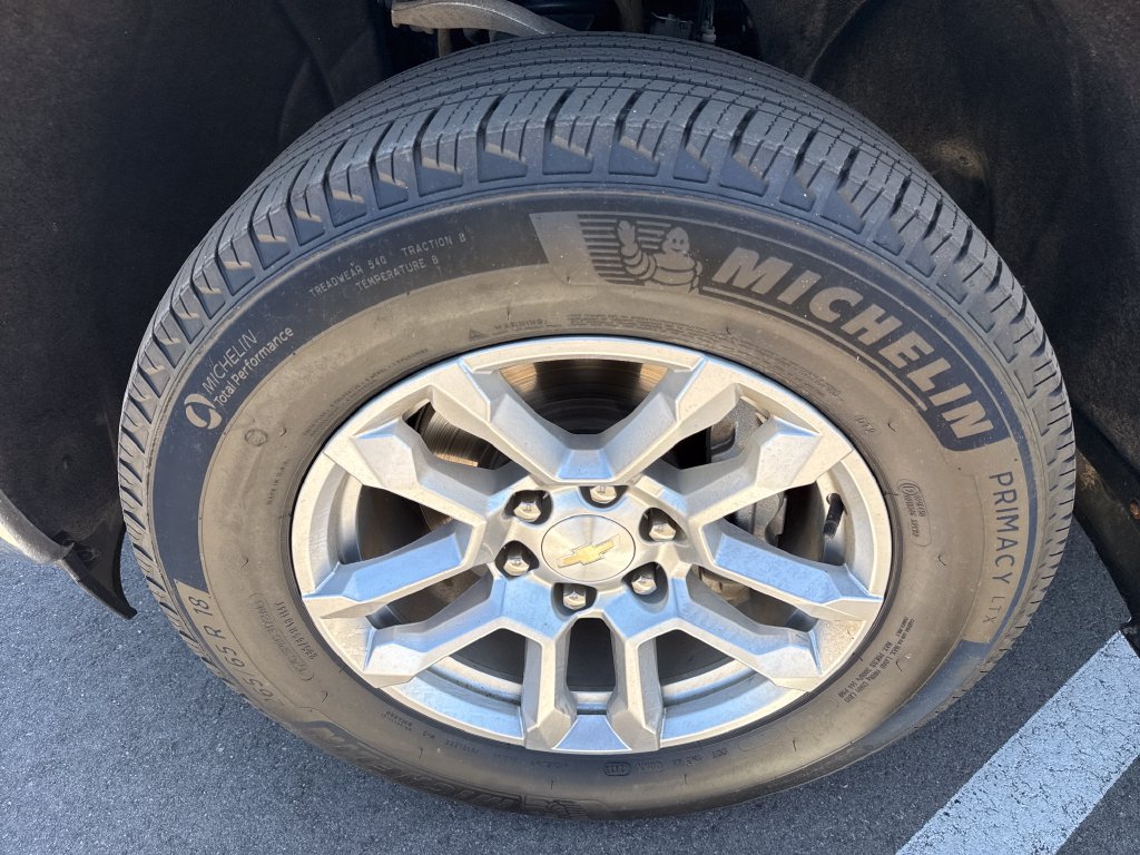 Used 2024 Chevrolet Silverado 1500 LT AWD/4WD image 31