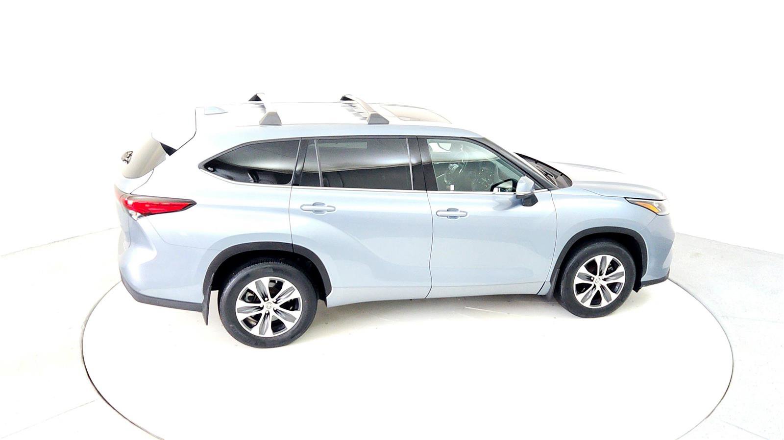 Certified 2020 Toyota Highlander XLE image 18
