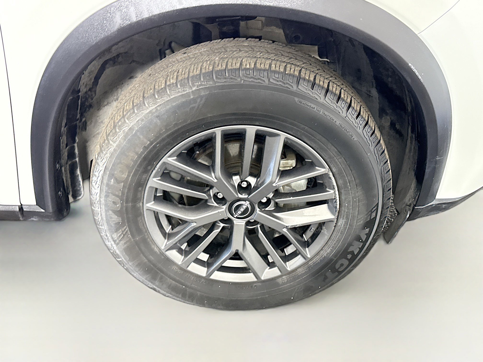 Used 2022 Nissan Rogue S image 32