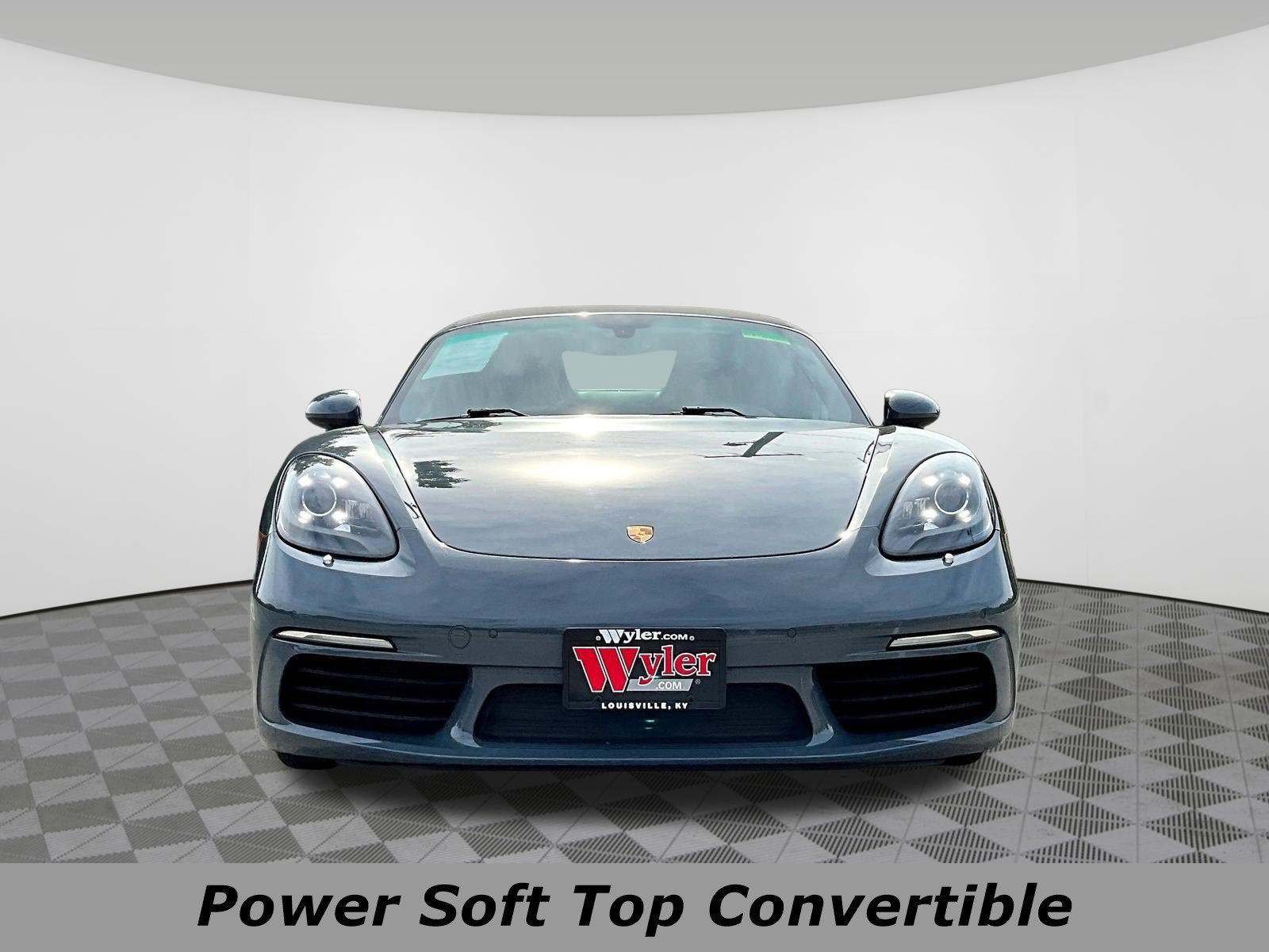 Used 2017 Porsche 718 Boxster RWD image 2