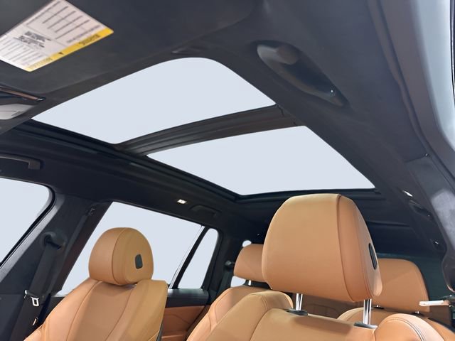 Used 2022 BMW X7 xDrive40i w/ M Sport Package image 34