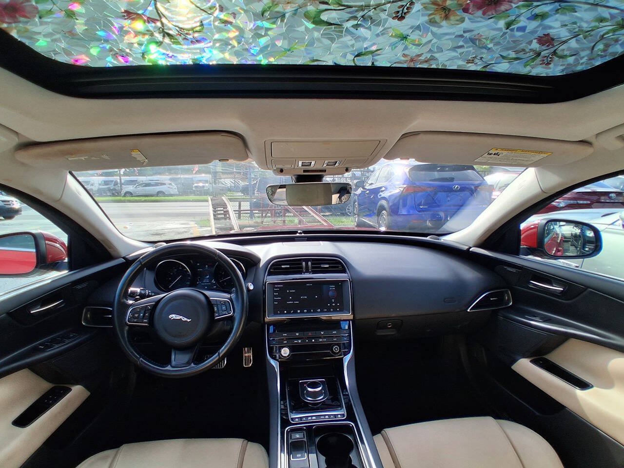 Used 2019 Jaguar XE Premium RWD image 11