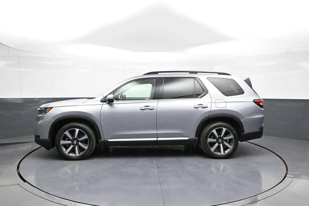 Certified 2023 Honda Pilot Touring image 9