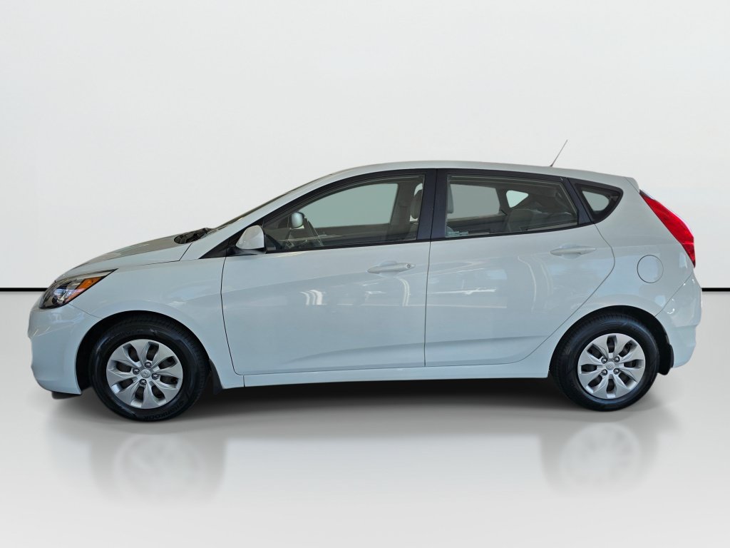 Used 2016 Hyundai Accent SE FWD image 2