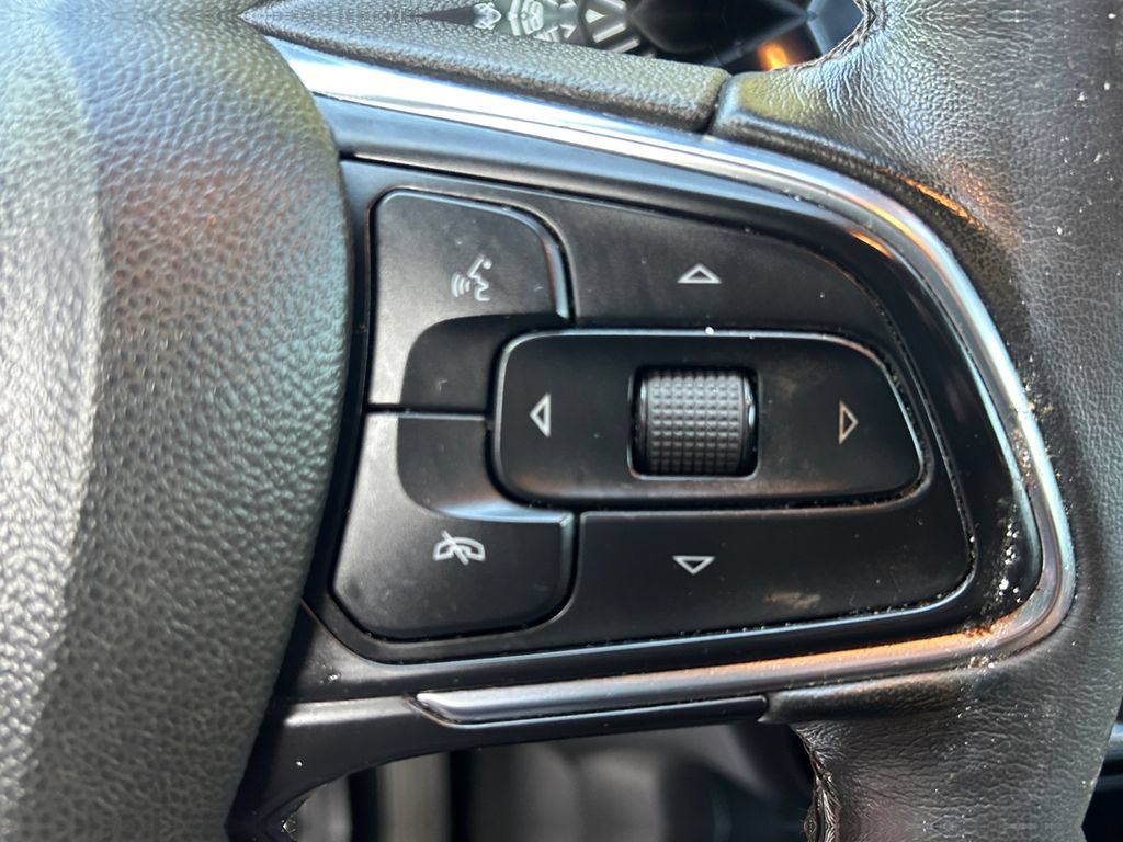Used 2021 Buick Encore GX Essence w/ Advanced Technology Package FWD image 33