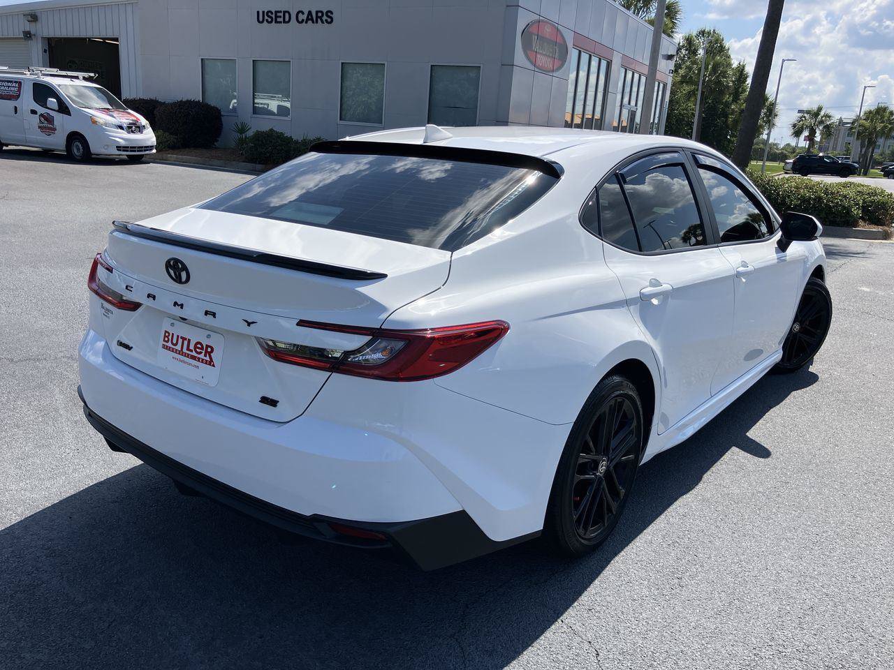 Certified 2025 Toyota Camry SE FWD image 5