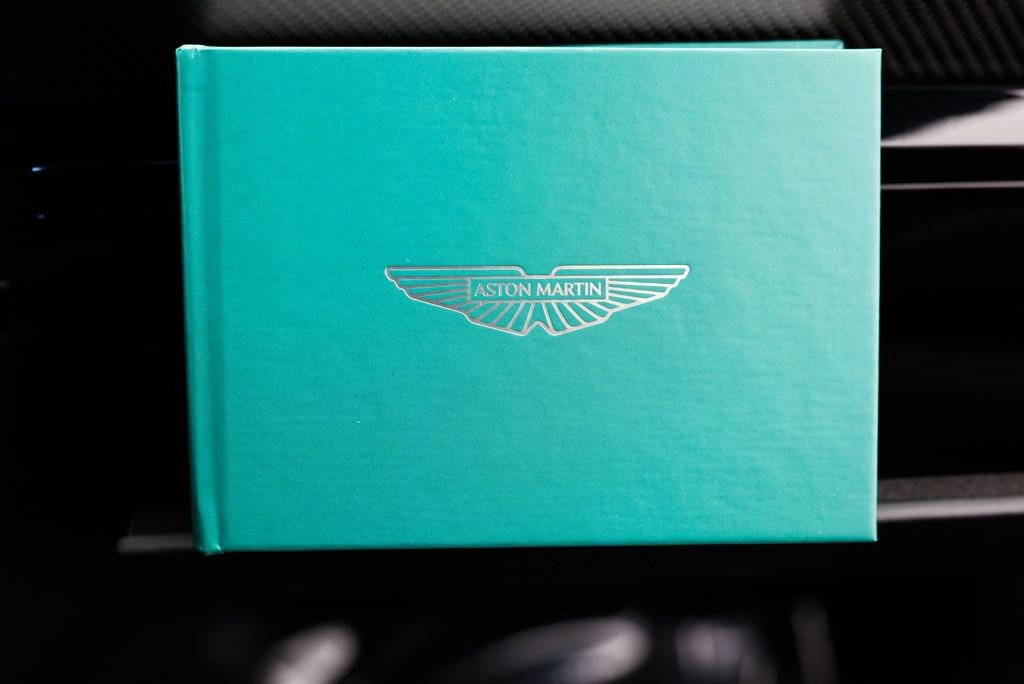 Used 2025 Aston Martin V8 Vantage Coupe image 22