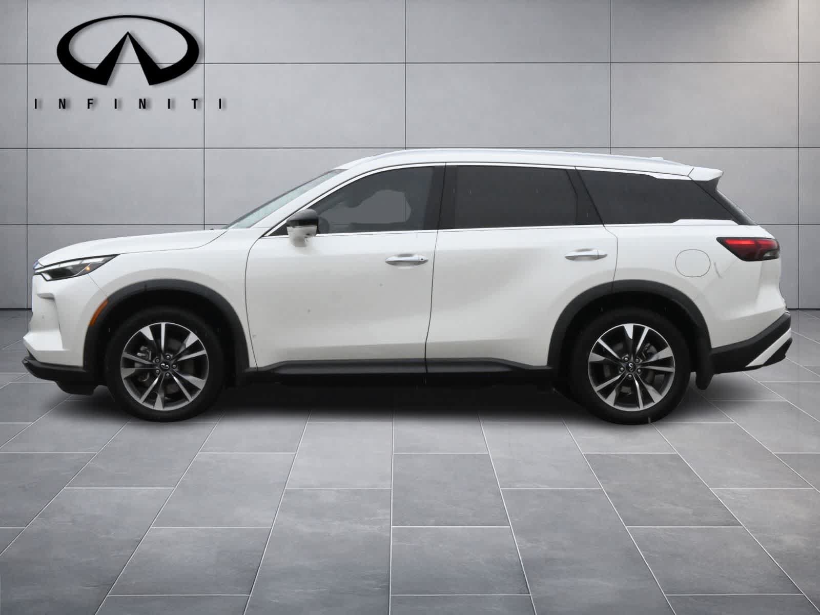 Certified 2023 INFINITI QX60 Luxe w/ Performance Audio Package AWD/4WD image 4