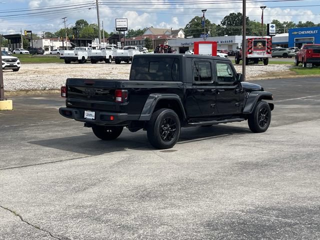 Used 2022 Jeep Gladiator Sport AWD/4WD image 4
