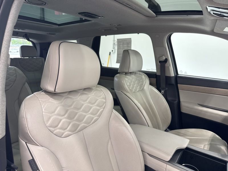 Used 2022 Hyundai Palisade Limited w/ Cargo Package image 16