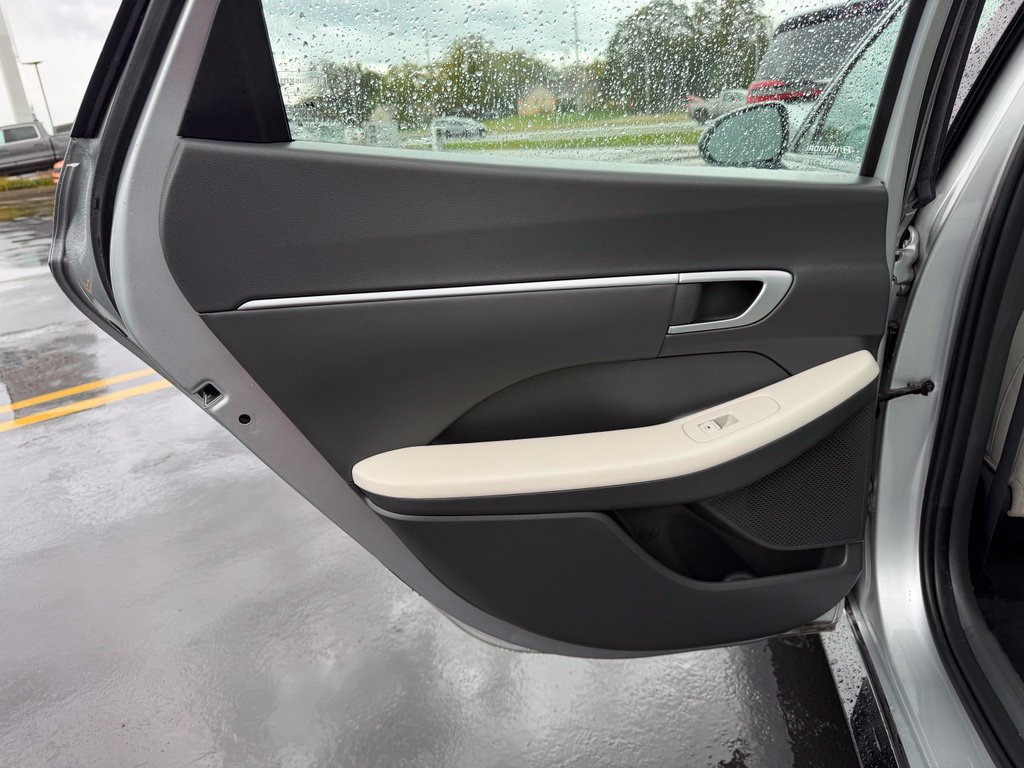 Used 2025 Hyundai Sonata SEL FWD image 23
