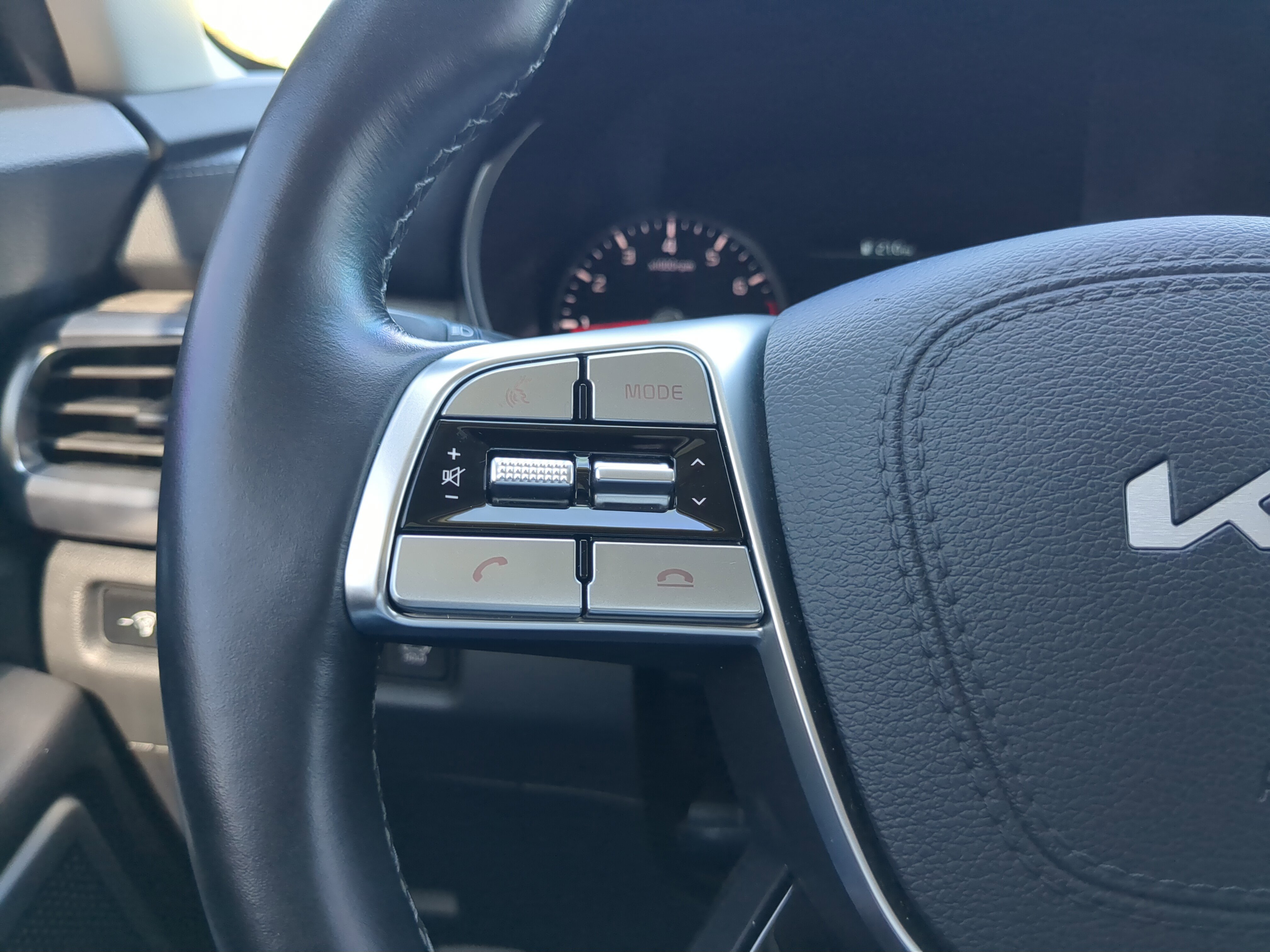 Used 2022 Kia Telluride EX w/ EX Premium Package image 29