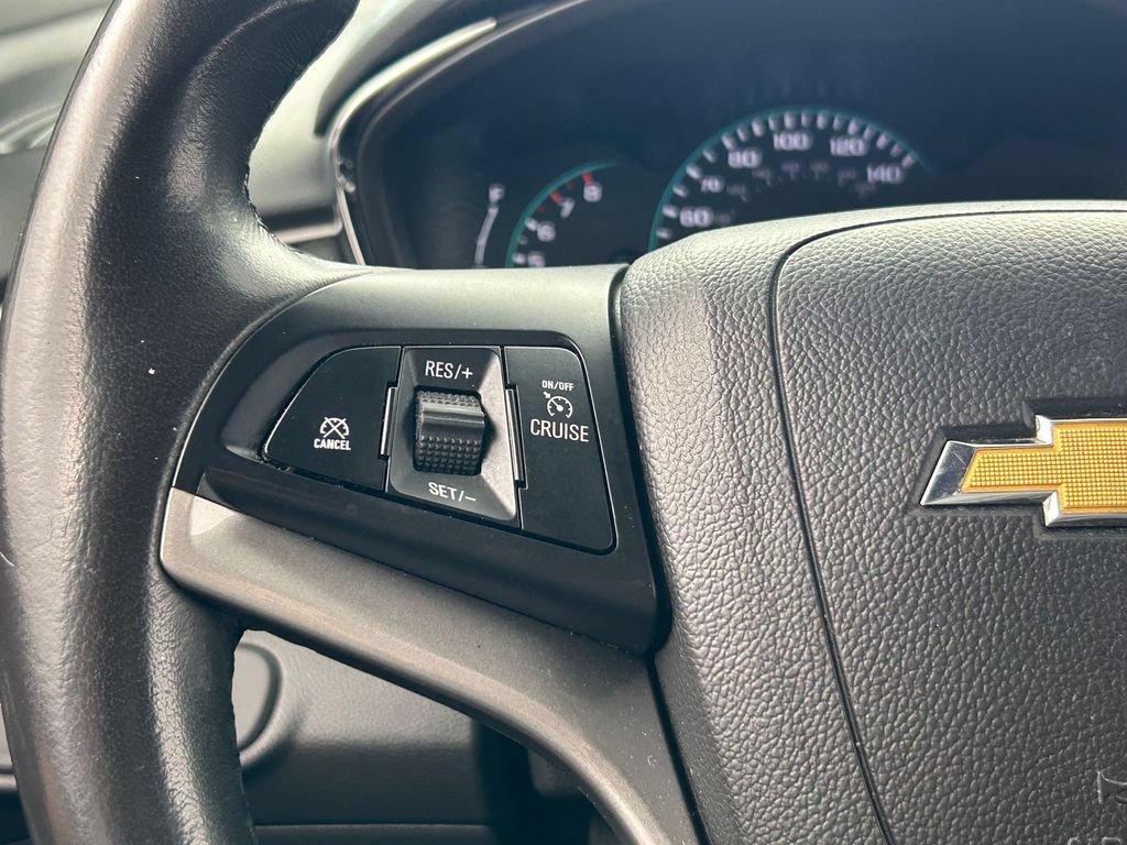 Used 2021 Chevrolet Trax LT w/ LT Convenience Package FWD image 25