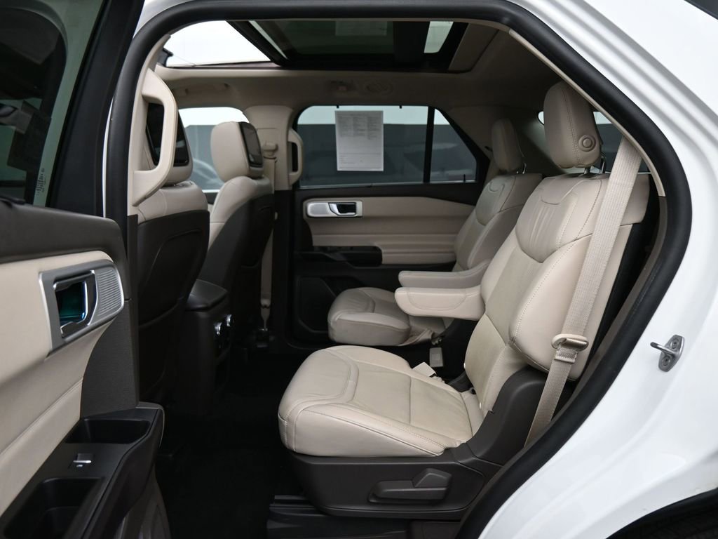Used 2020 Ford Explorer Platinum w/ Premium Technology Package image 19