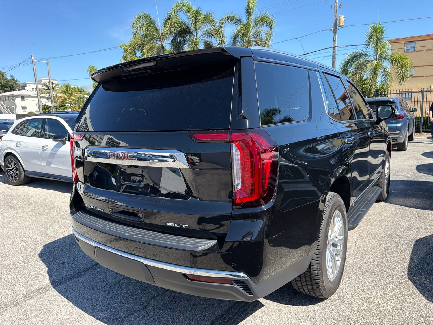 Used 2021 GMC Yukon SLT w/ SLT Premium Package AWD/4WD image 13
