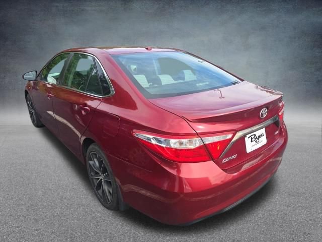 Used 2015 Toyota Camry XSE w/ Moonroof Package FWD image 3