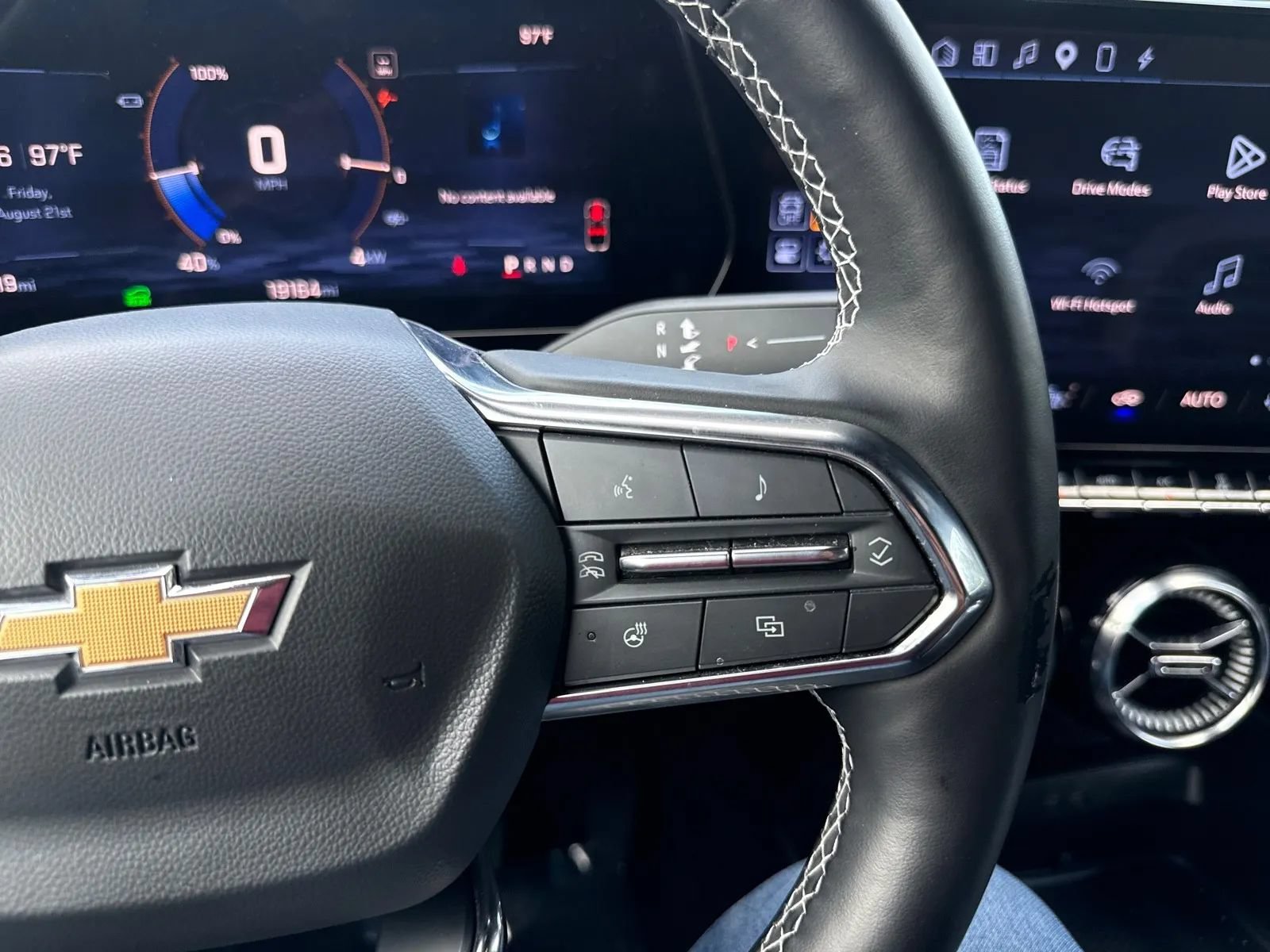 Used 2024 Chevrolet Blazer EV LT AWD/4WD image 17